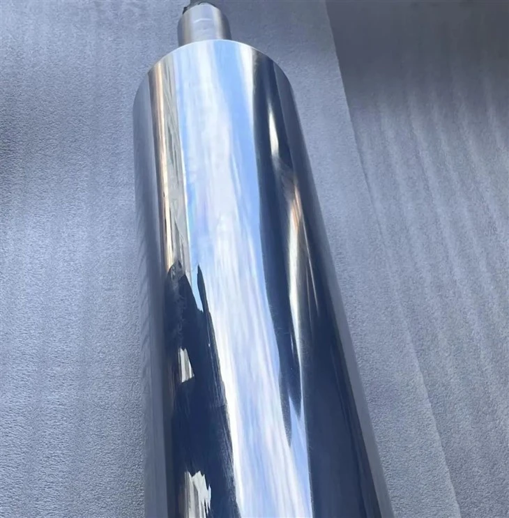 Metallrulle med speilfinish